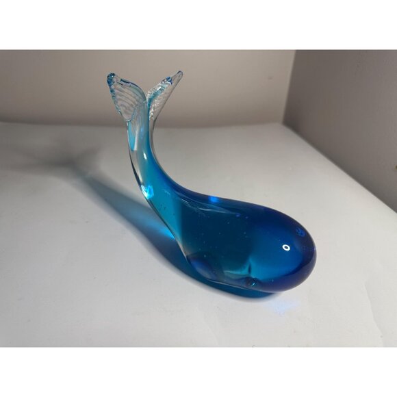 Vintage Blue Glass Whale Paperweight 5" – UV Reactive 365 nm Manganese Glow - Picture 7 of 8